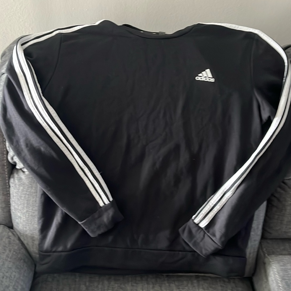 Adidas NWOT crew neck lightweight sweatshirt